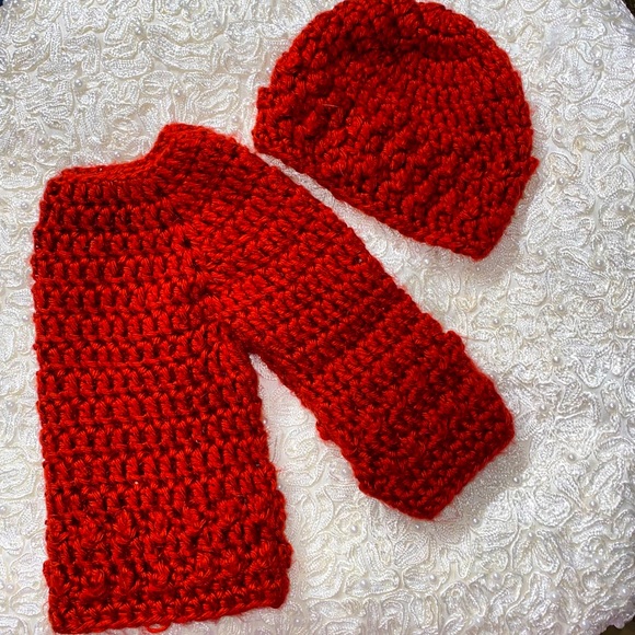 SOLD ✨Crochet Beanie & Sweater✨ - Picture 1 of 3